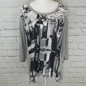 New York City Skyline & Roses Black & White Print Top Sz. L